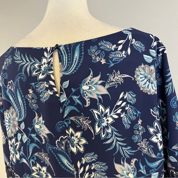 Long sleeve Floral Blue Dress with lace details - Picture 7 of 13